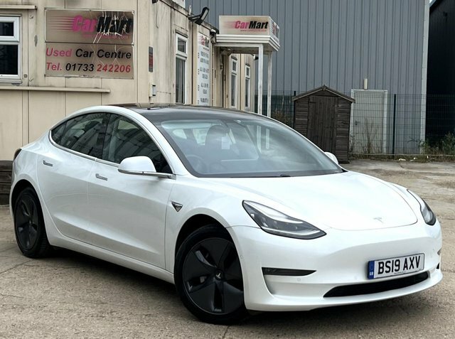 Tesla Model 3 Dual Motor Long Range Saloon 4 White
