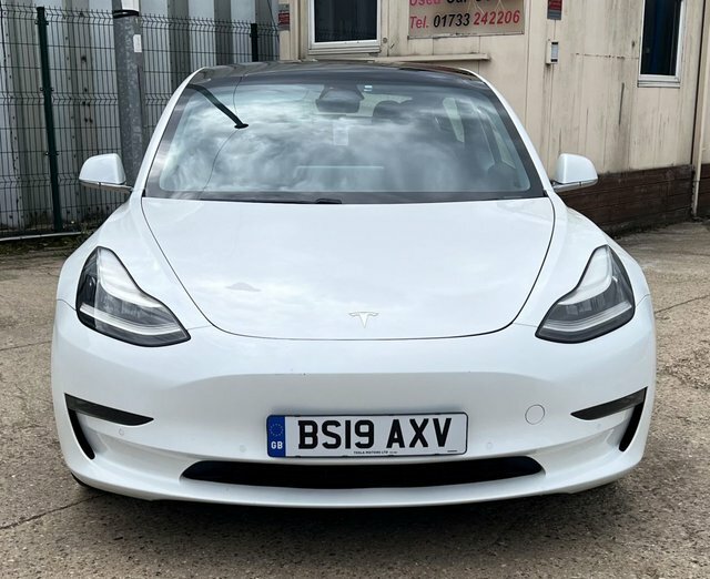 Tesla Model 3 Dual Motor Long Range Saloon 4 White