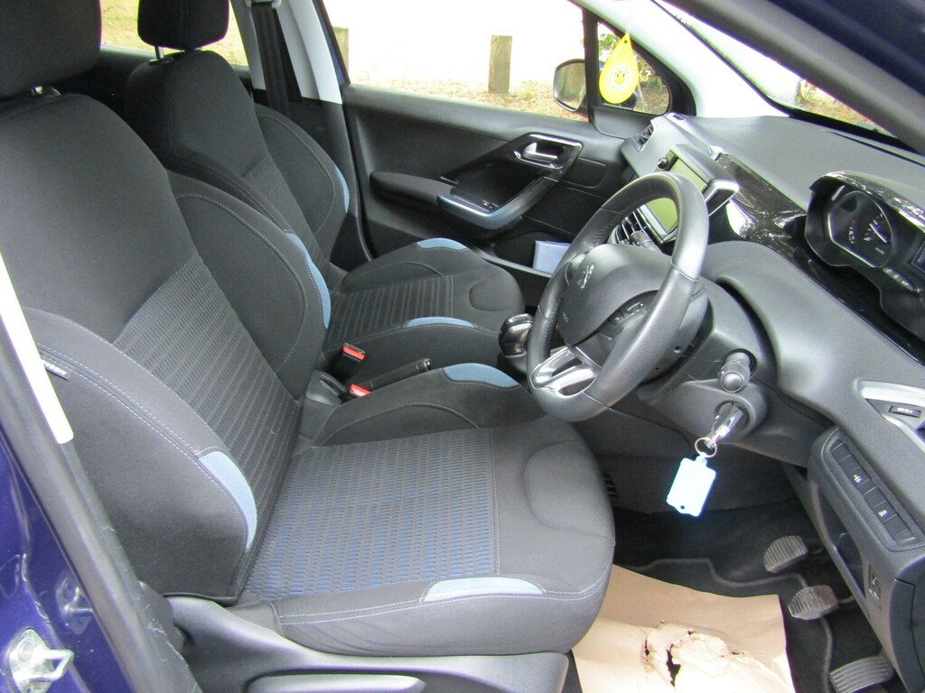 Peugeot 208 1.4 Hdi Allure Blue #2