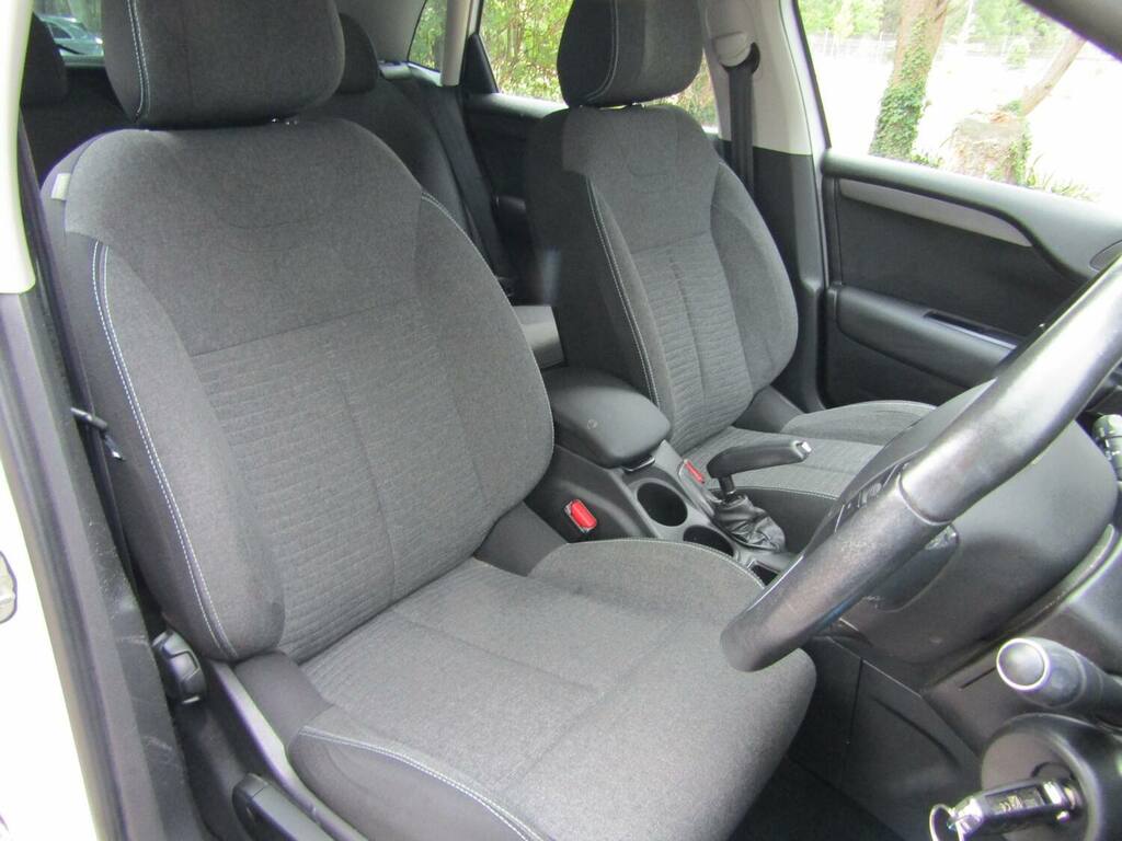 Citroen C4 1.6 Bluehdi 120 Flair White #6