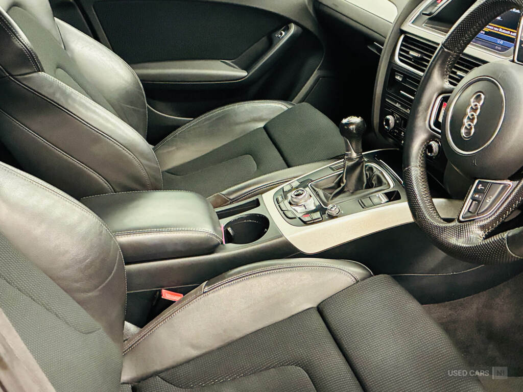 Audi A4 2.0 Tdi 150 S Line Black #2