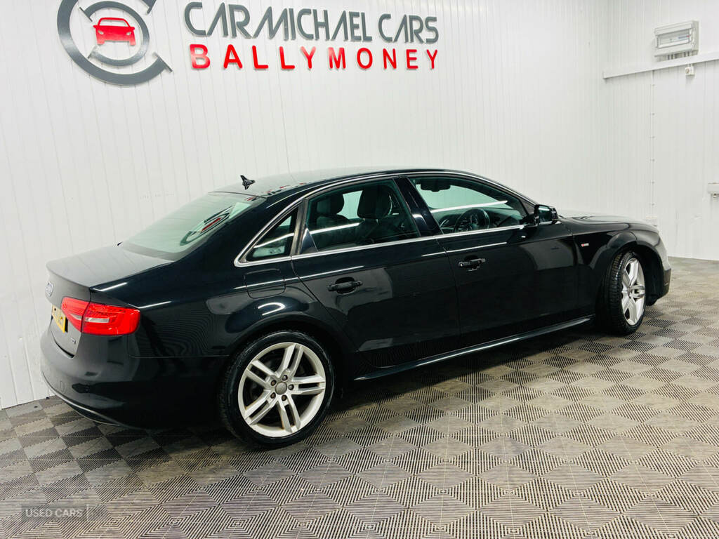 Audi A4 2.0 Tdi 150 S Line Black #6