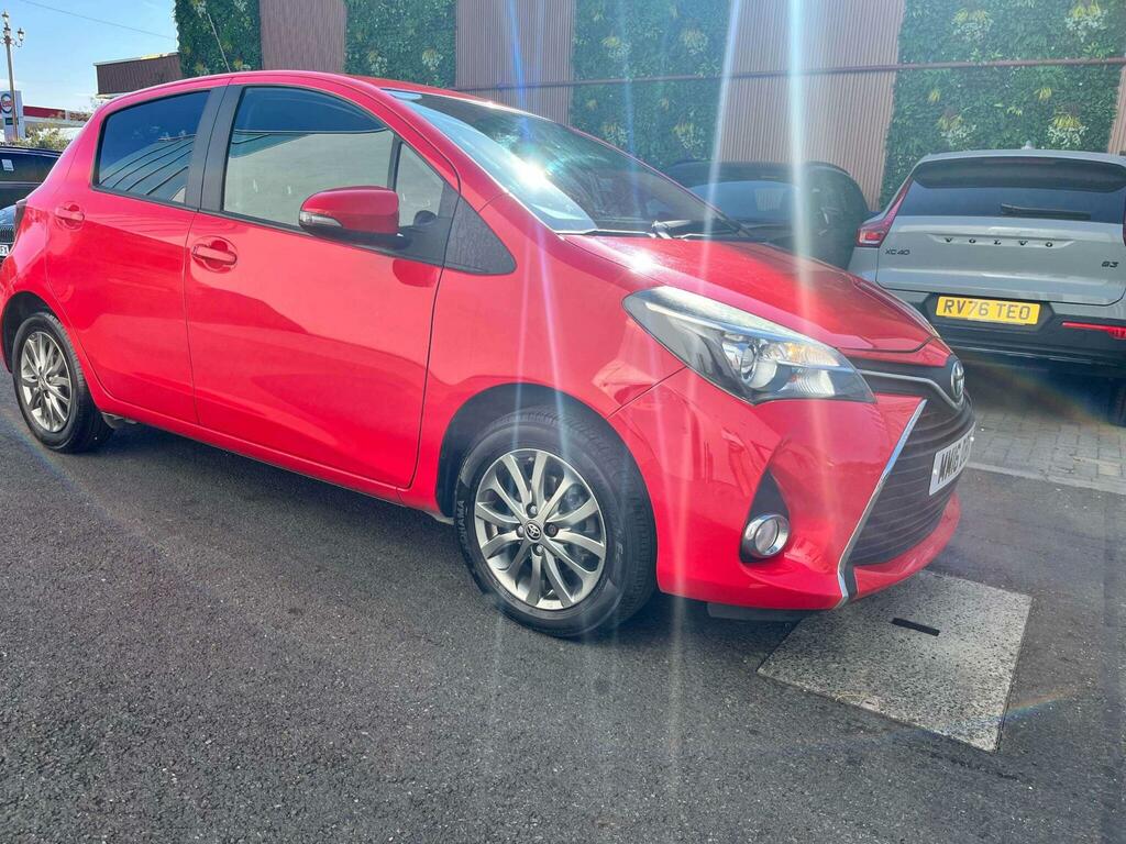 Toyota Yaris 1.33 Dual Vvt-i Icon Euro 6 Red