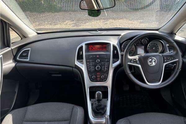 Vauxhall Astra Estate 1.3 Cdti Ecoflex Design 2014 Silver #9