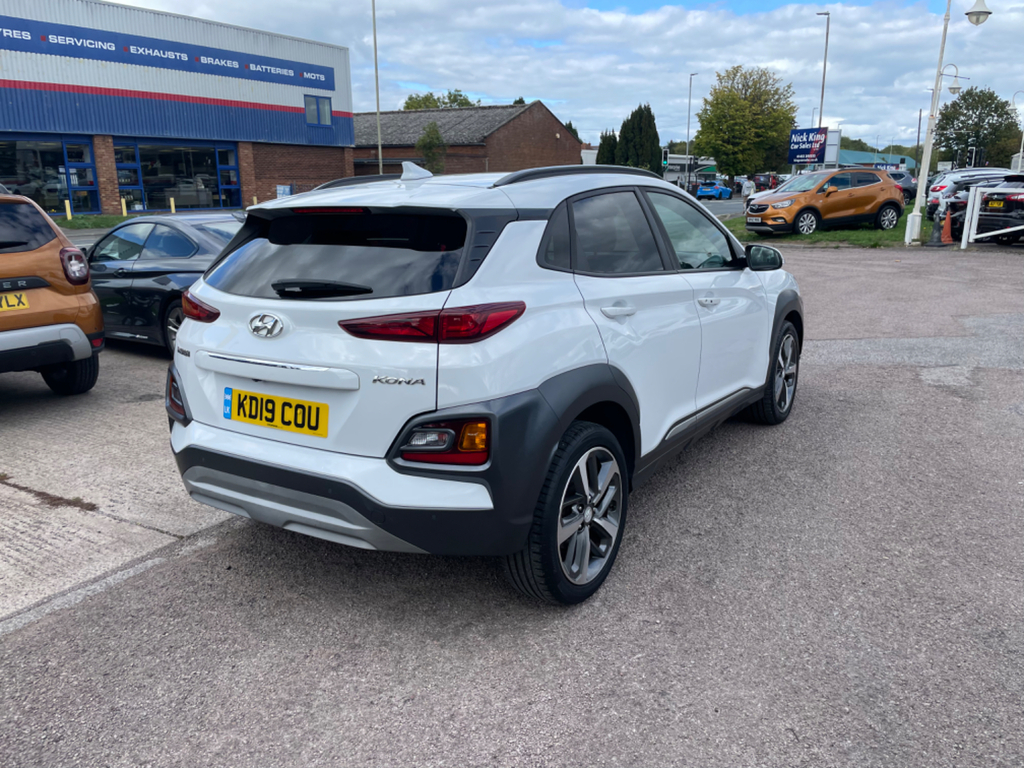 Hyundai Kona Premium White #6
