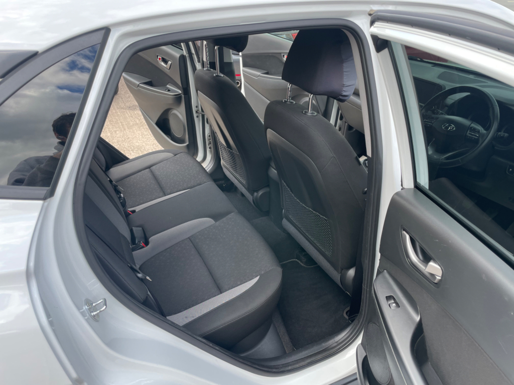 Hyundai Kona Se Orange #8
