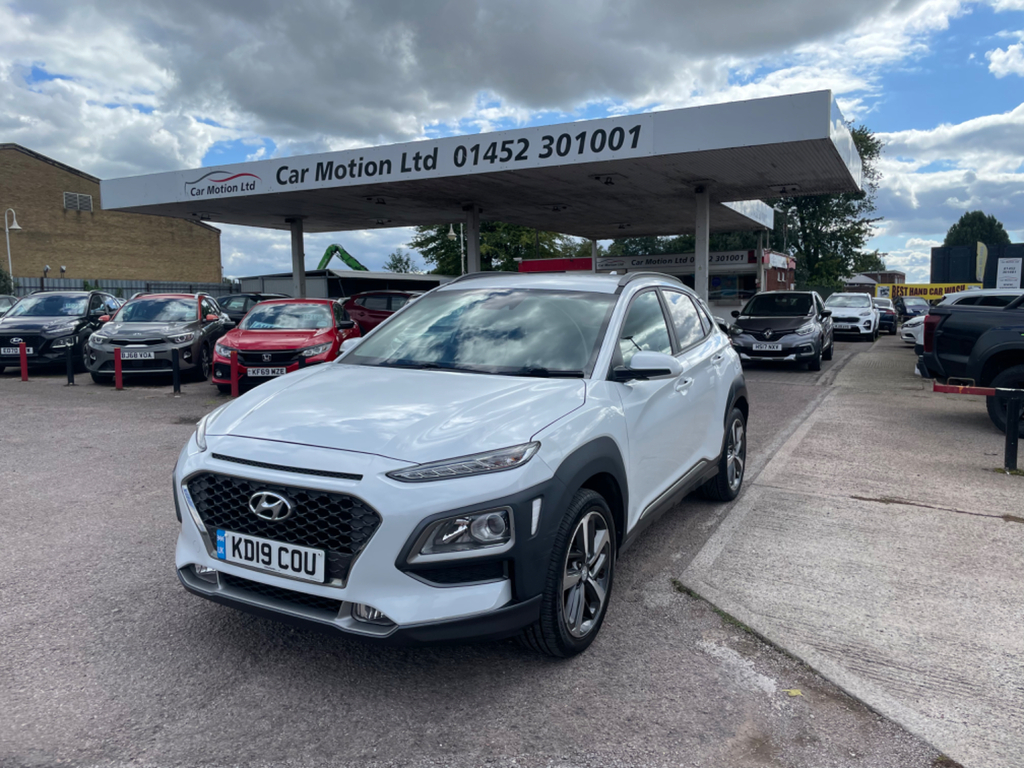 Hyundai Kona Premium White #3
