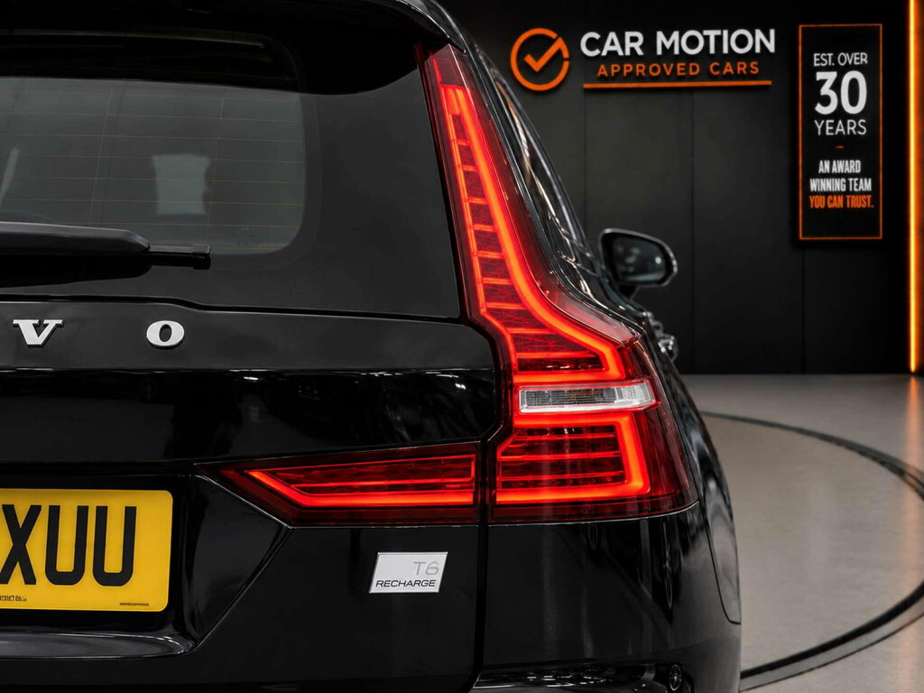 Volvo V60 2.0 B3p Momentum Grey #10