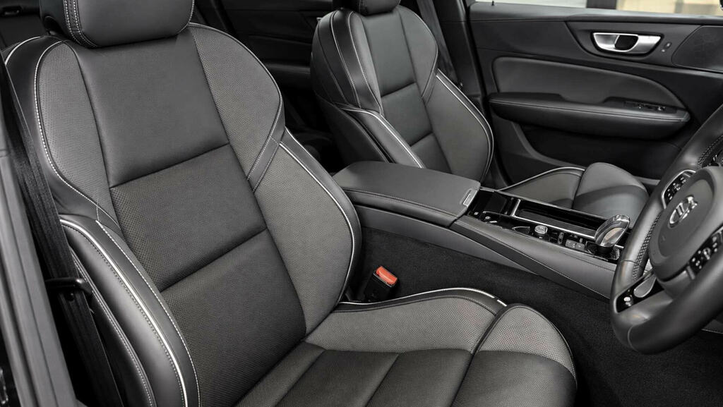 Volvo V60 2.0 B3p Momentum Grey #18