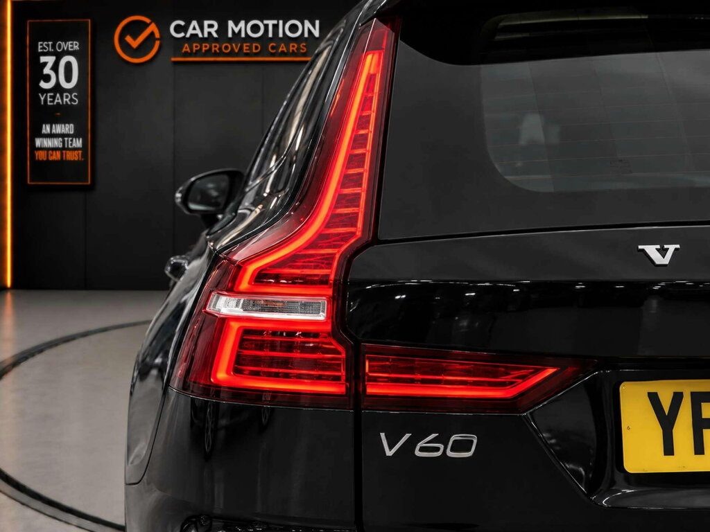 Volvo V60 2.0 B3p Momentum Grey #9