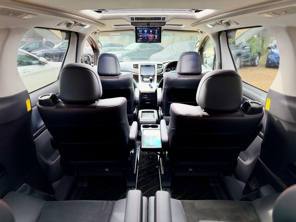 Toyota Vellfire Mpv White #10