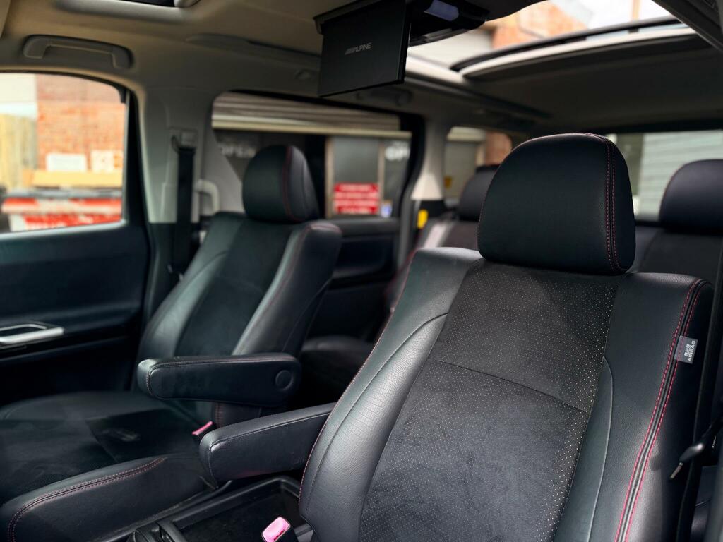 Toyota Vellfire Mpv White #9