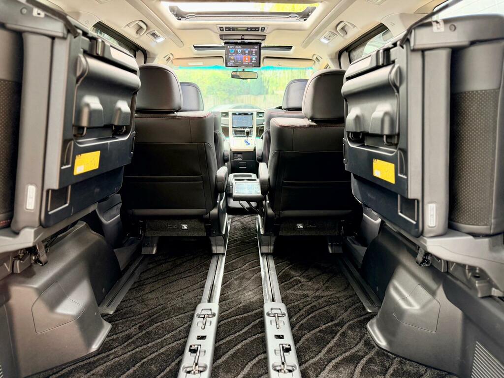 Toyota Vellfire Mpv White #12