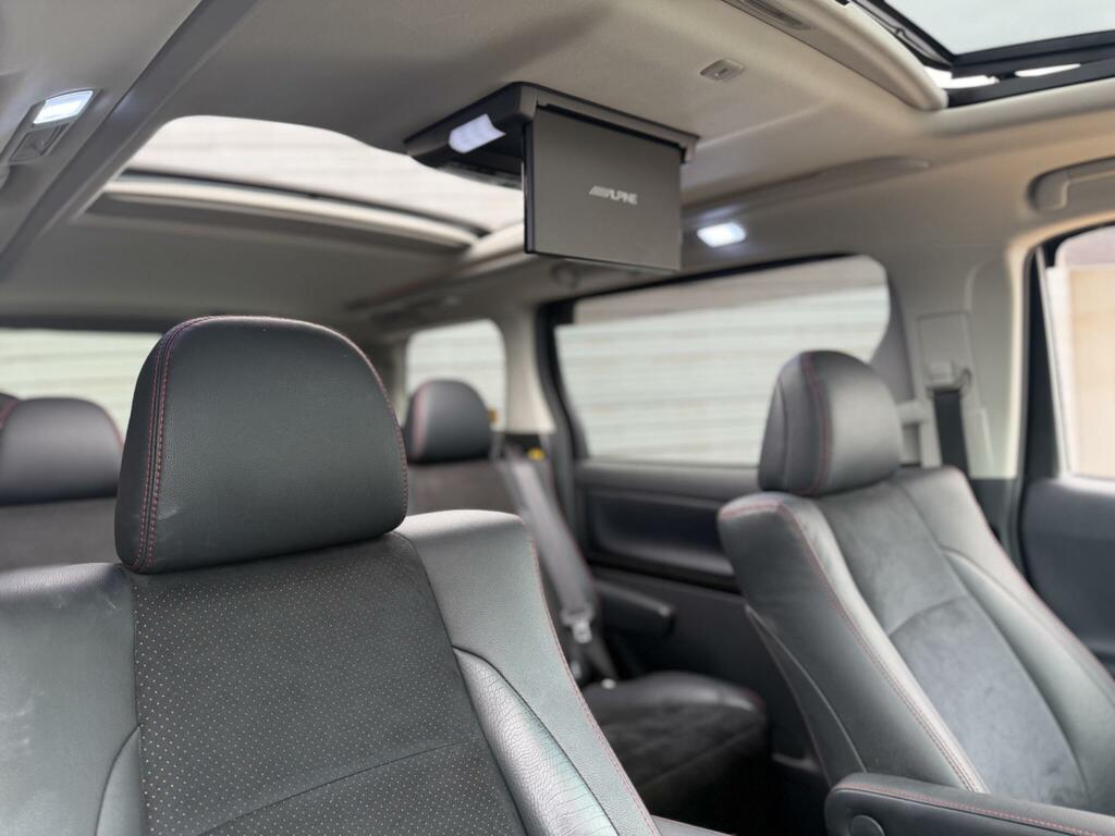 Toyota Vellfire 2.4 Z Golden Eyes Black #4