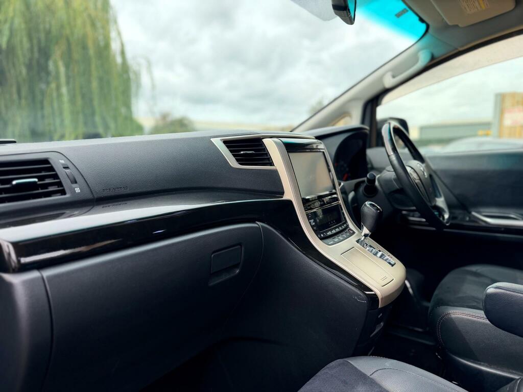Toyota Vellfire 2.4 Z Golden Eyes Black #5