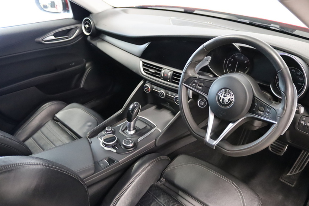 Alfa Romeo Giulia  White #33