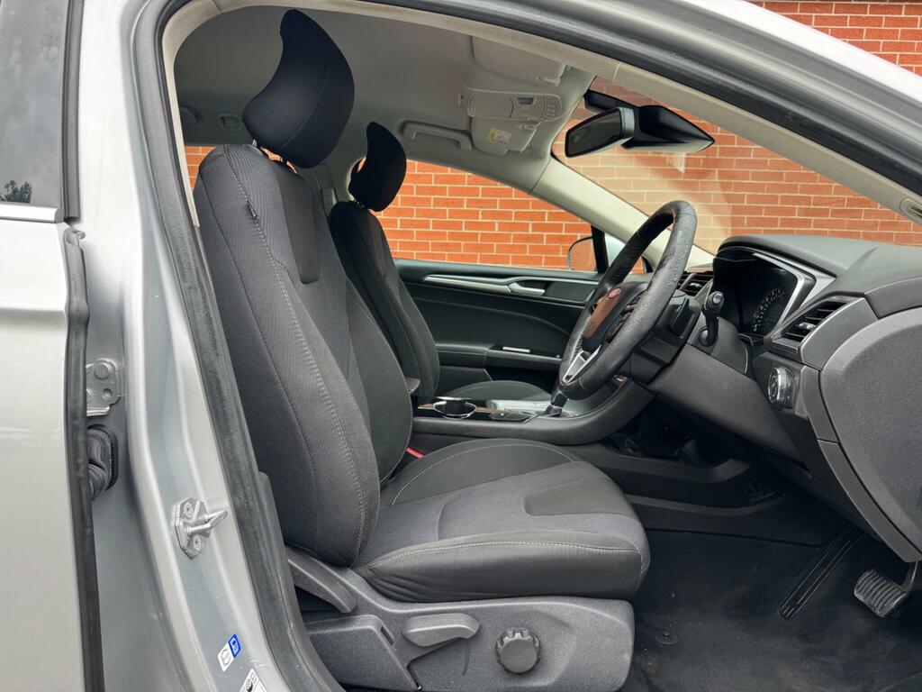 Ford Mondeo  Grey #40