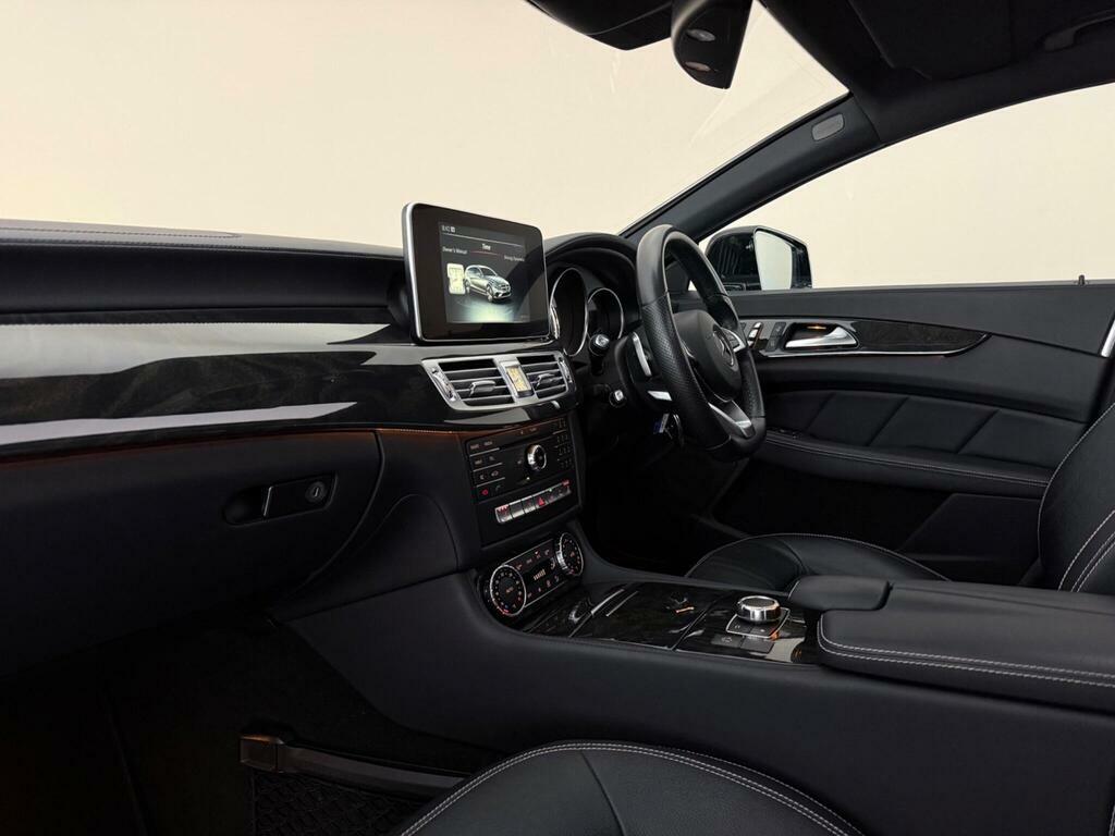 Mercedes-Benz CLS Amg Line Black #4