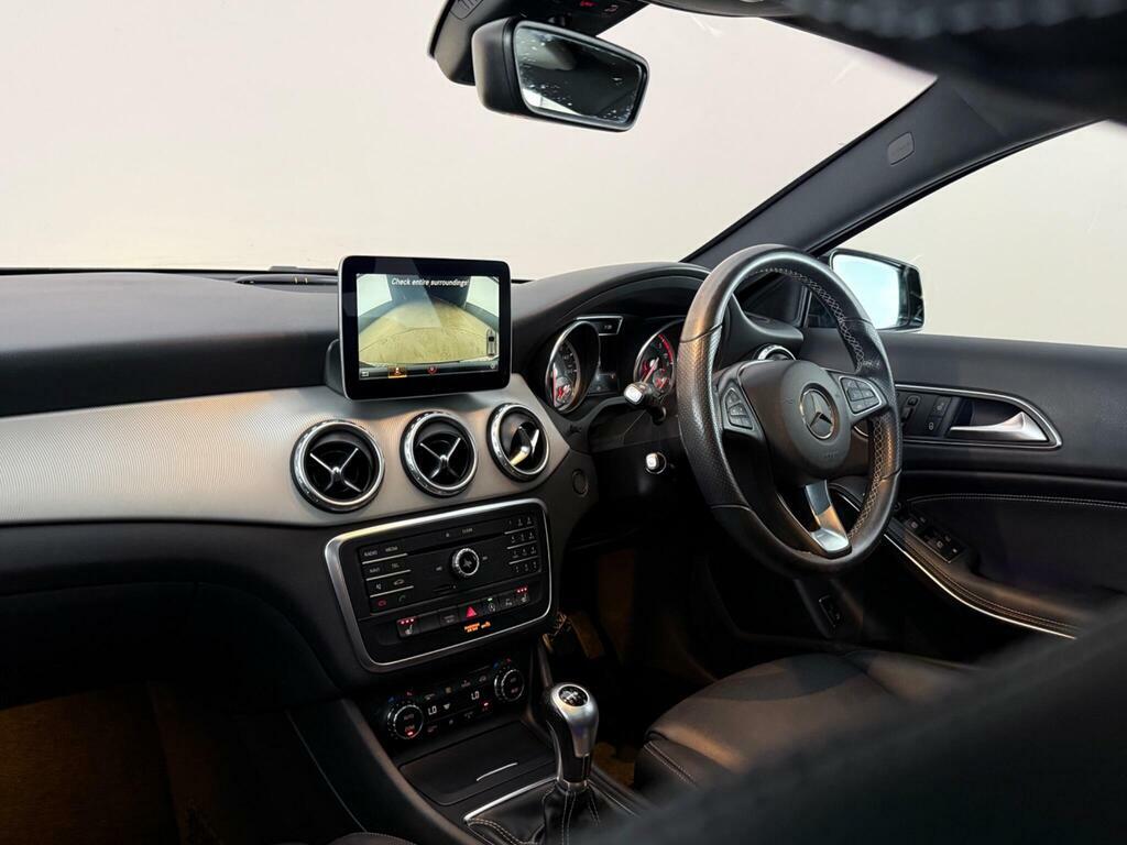 Mercedes-Benz GLA Class 2.1 Gla200d Sport Premium Plus Suv Ma Black #4