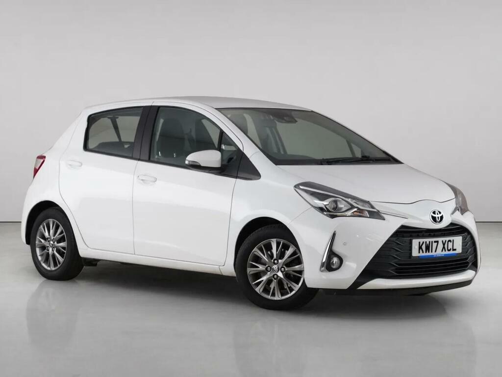 Toyota Yaris 1.5 Vvt-i Icon Tech Hatchback Eu White