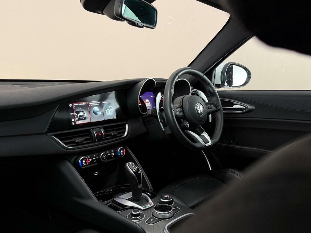Alfa Romeo Giulia 2.0T Veloce Saloon Gpf Euro 6 Ss White #4