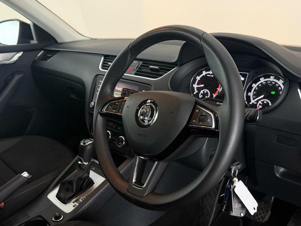 Skoda Octavia 1.5 Tsi Act Se Drive Hatchback Dsg Euro Brown #3