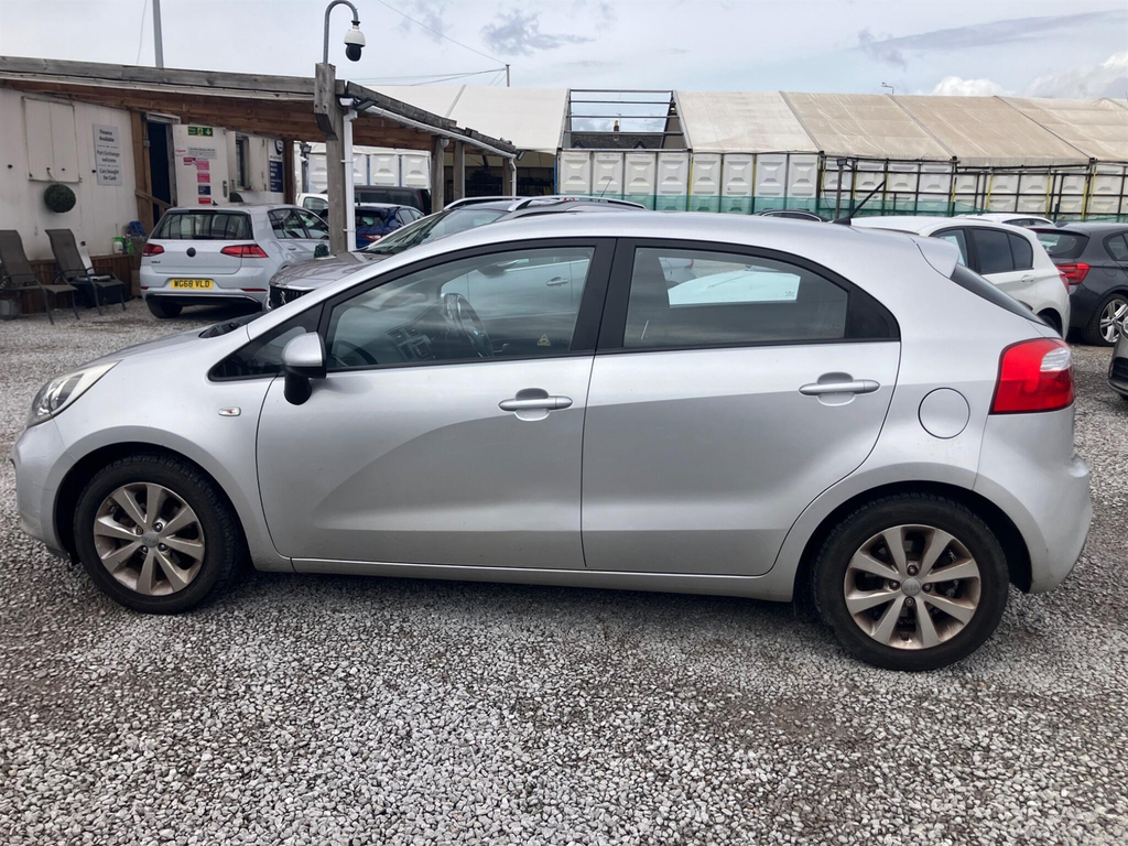 Kia RIO 1.25 Sr7 Red #8