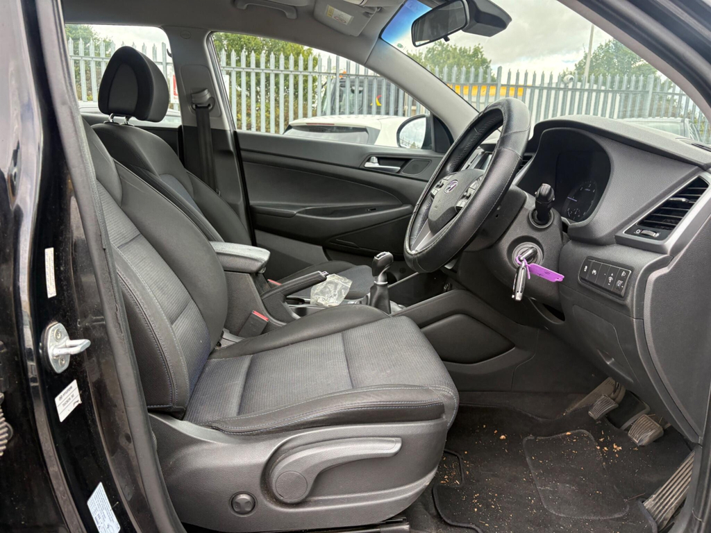Hyundai Tucson Crdi Se Nav Blue Drive Beige #16