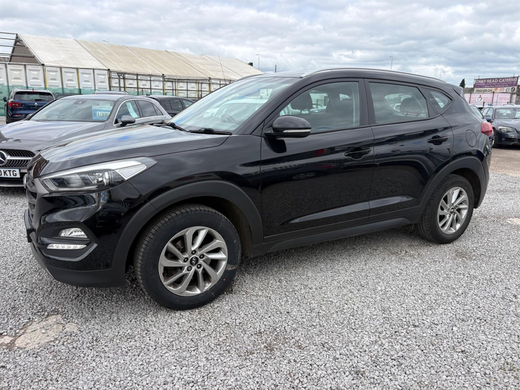 Hyundai Tucson Crdi Se Nav Blue Drive Beige #1