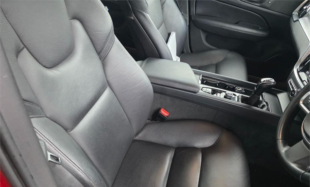 Volvo V60 2.0 T4 190 Momentum Plus Black #11