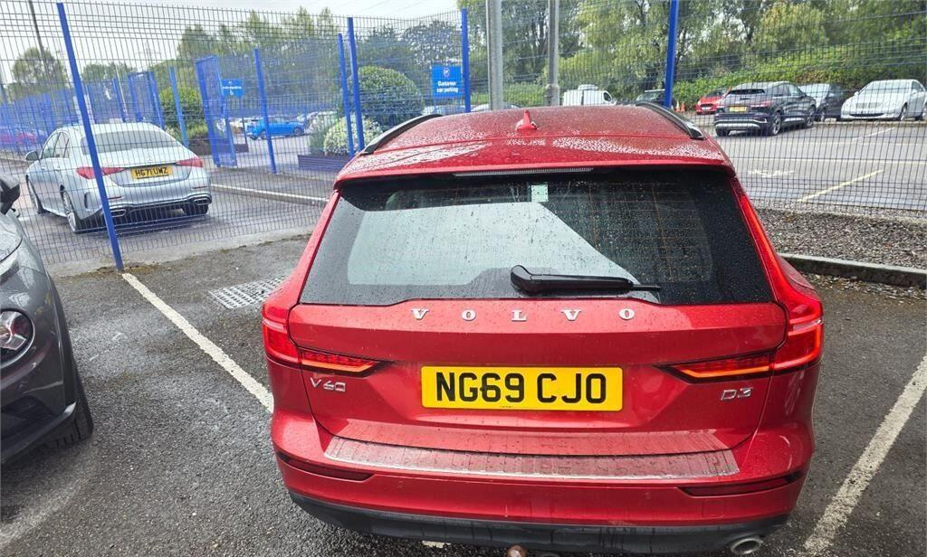 Volvo V60 2.0 T4 190 Momentum Plus Black #7