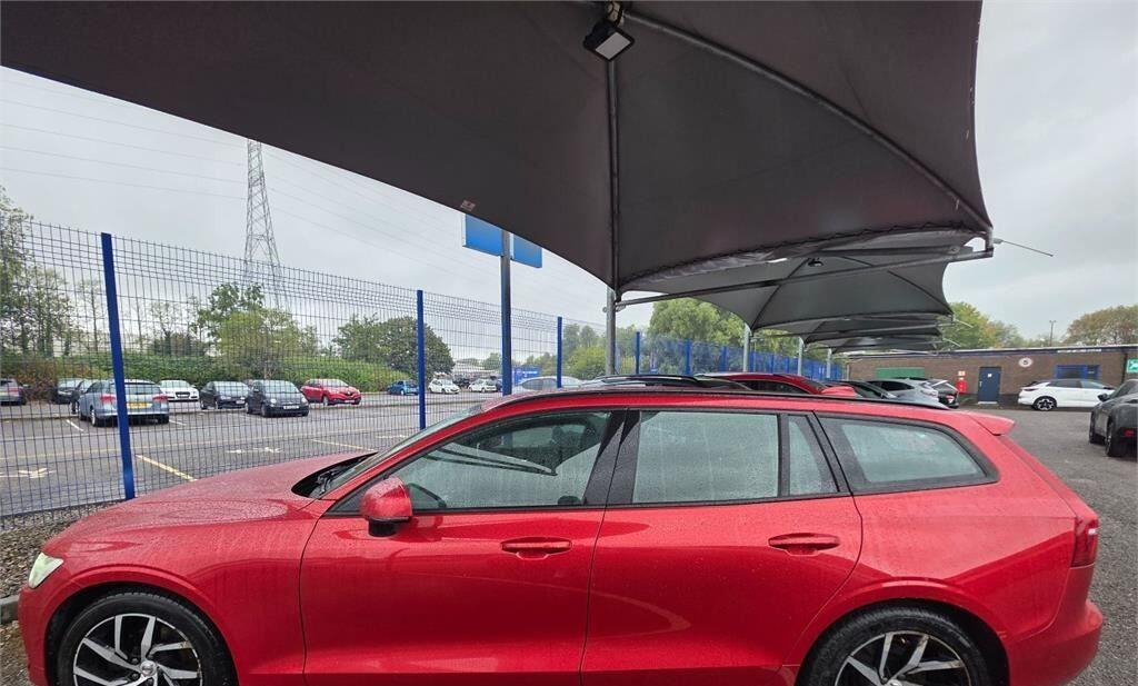 Volvo V60 2.0 D3 Momentum Plus Euro 6 Ss Red #5