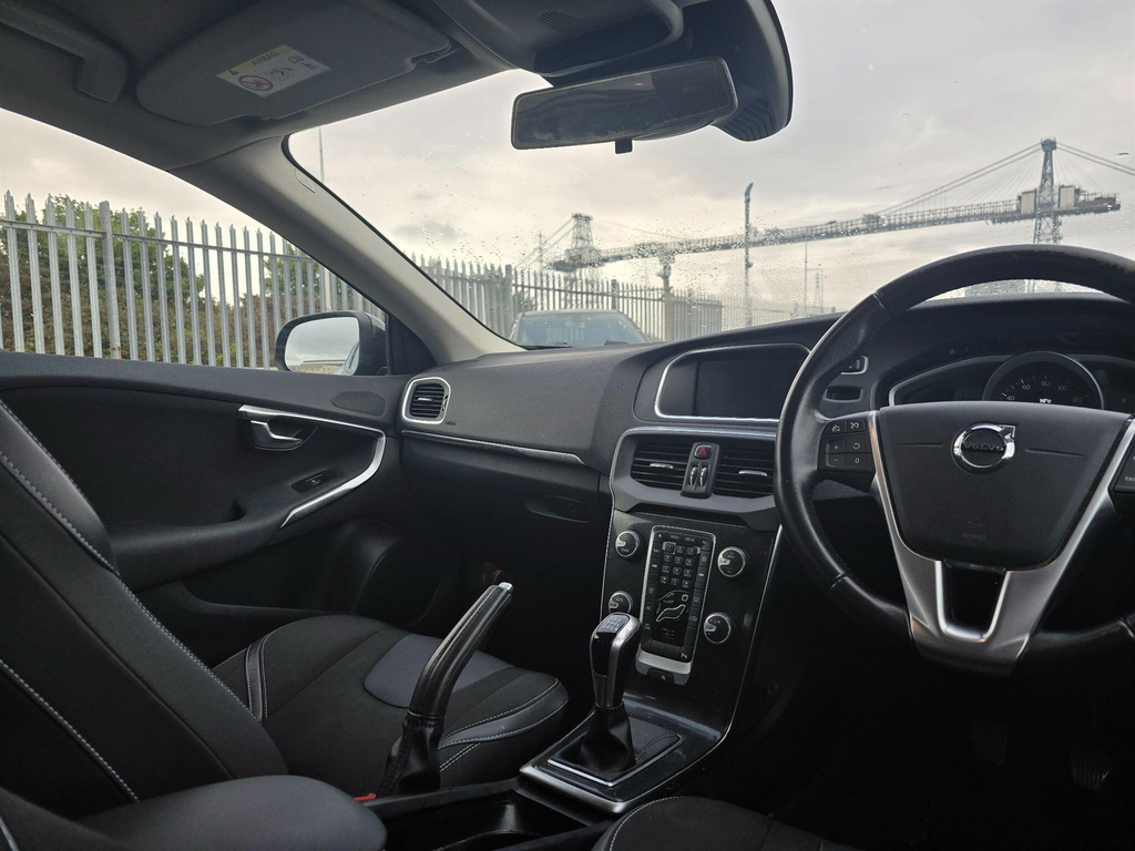 Volvo V40 2.0 D4 R-design Pro Euro 6 Ss Black #32