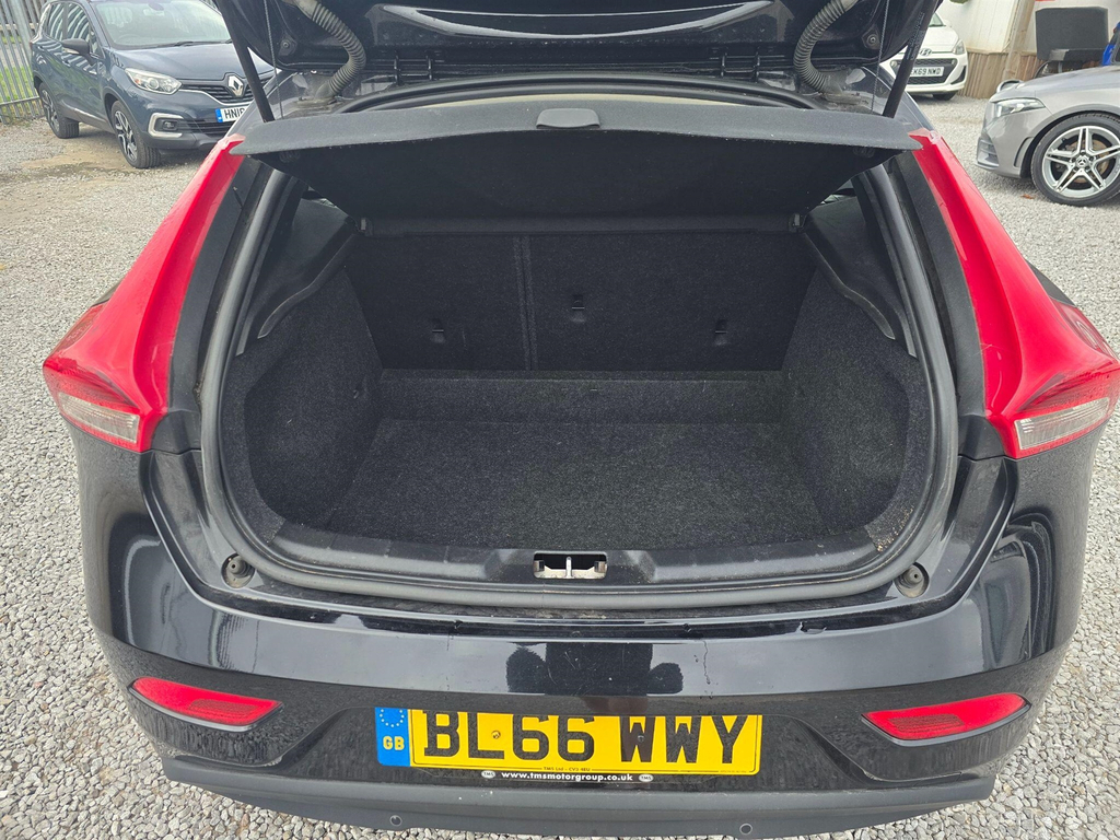Volvo V40 2.0 D4 R-design Pro Euro 6 Ss Black #19