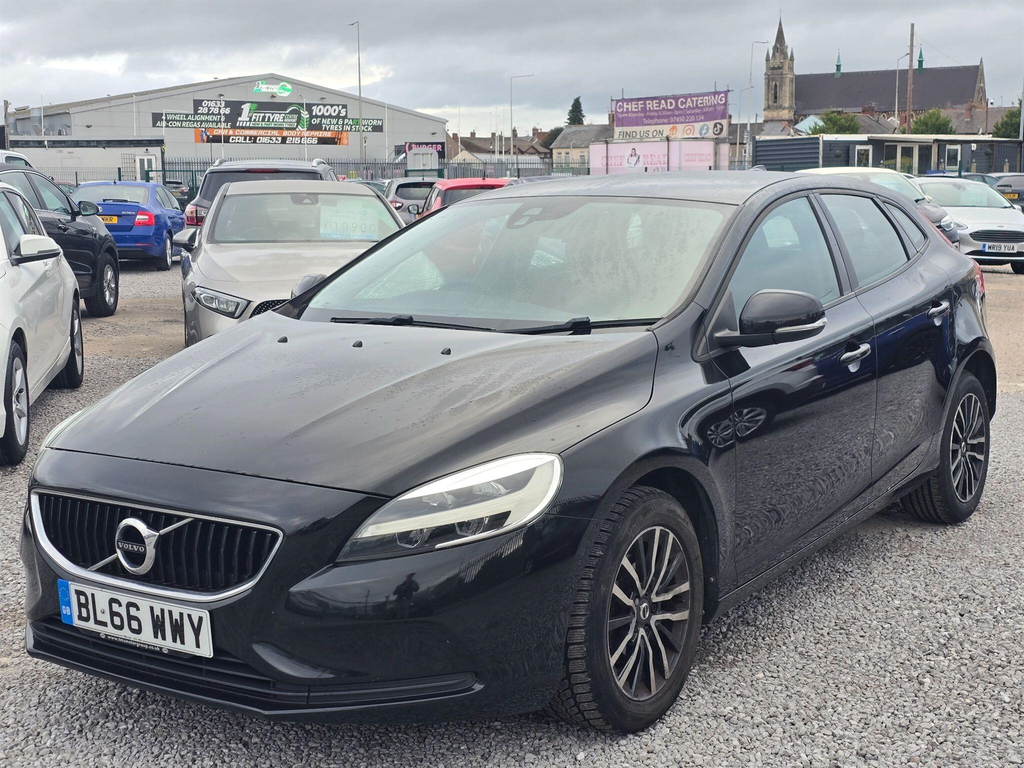 Volvo V40 2.0 D2 Momentum Nav Plus Euro 6 Ss Black #6