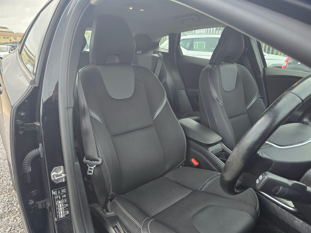 Volvo V40 2.0 D4 R-design Pro Euro 6 Ss Black #21