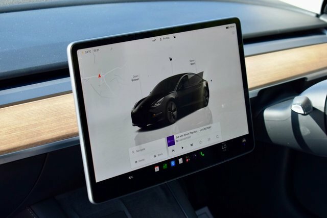 Tesla Model 3 2022 Dual Motor Long Range Saloon A White #33