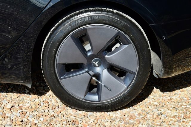 Tesla Model 3 2022 Dual Motor Long Range Saloon A White #18