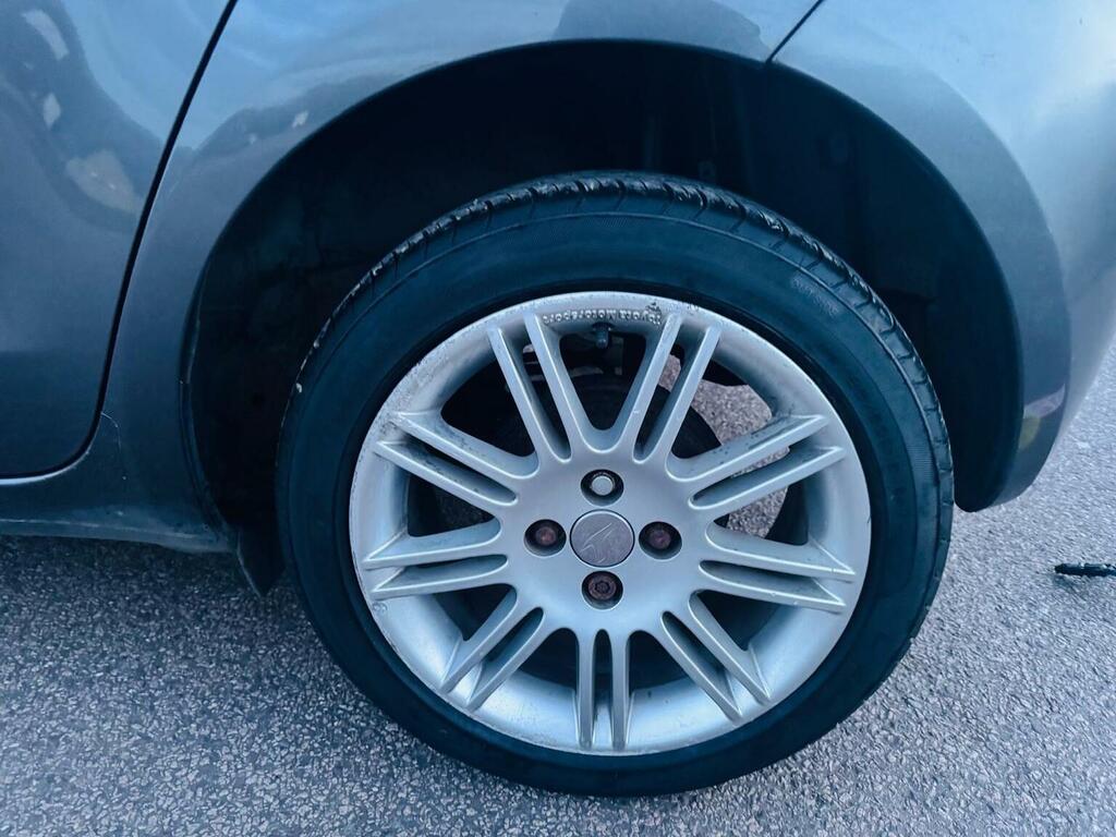 Toyota Yaris 1.3 Sr Multimode #24