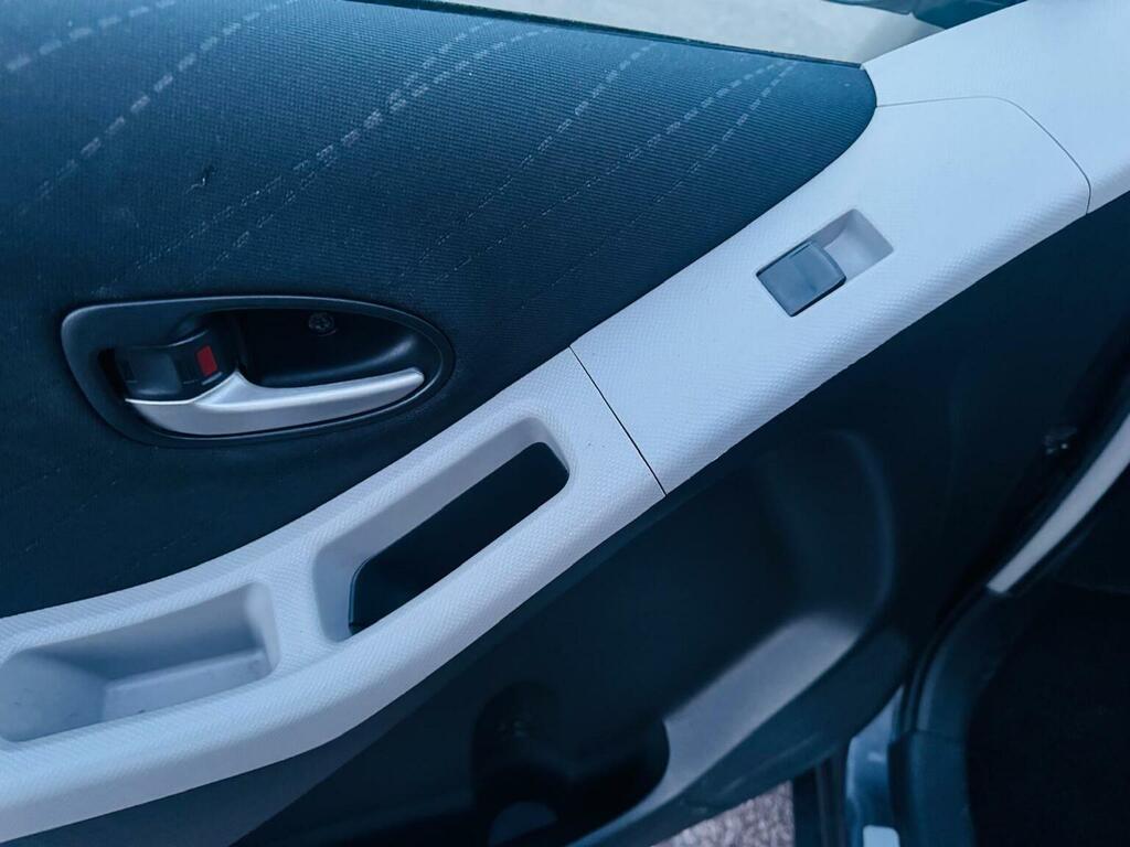 Toyota Yaris 1.3 Sr Multimode #23