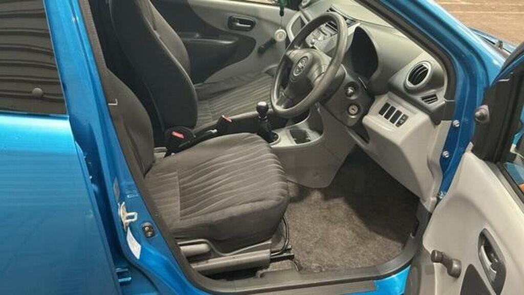 Nissan Pixo 1.0 N-tec Hatchback 122 Gkm Red #7