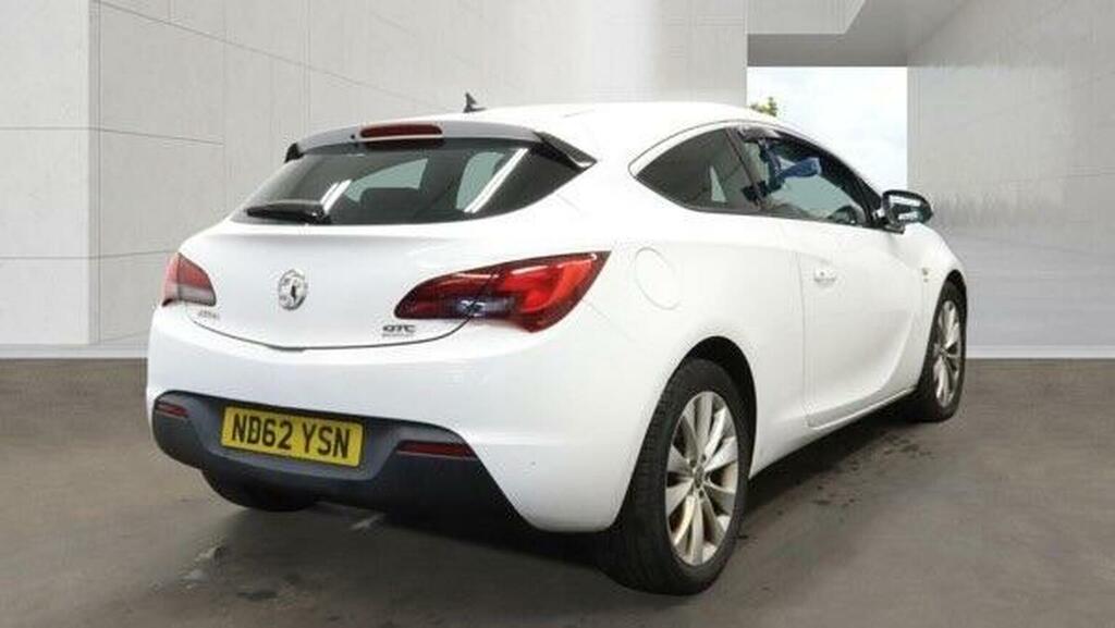 Vauxhall Astra GTC Coupe 1.4T 16V Sri Euro 5 Ss 201262 White #4