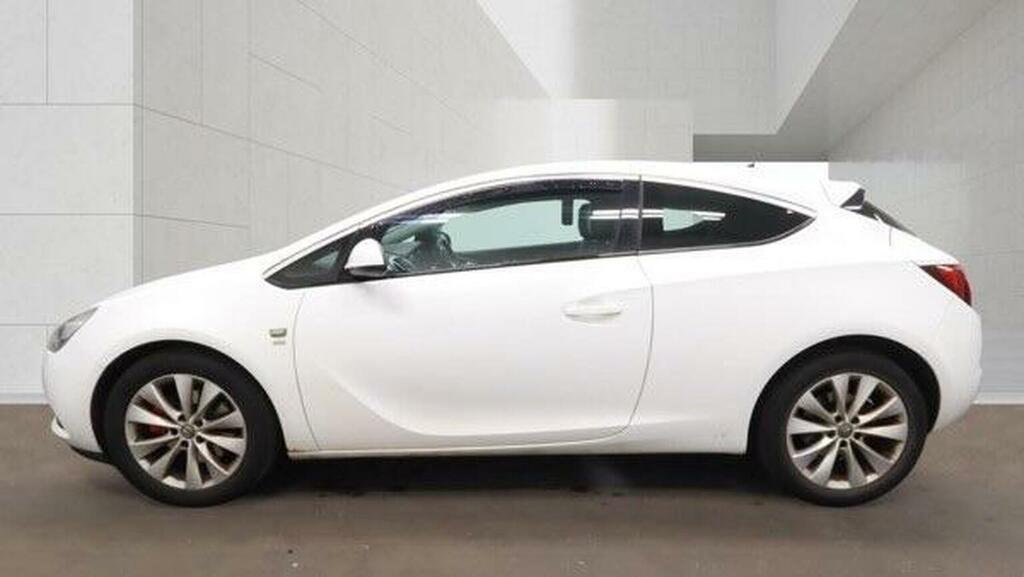 Vauxhall Astra GTC Coupe 1.4T 16V Sri Euro 5 Ss 201262 White #2