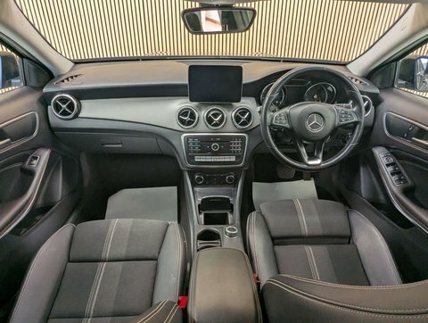 Mercedes-Benz GLA Class 1.6 Gla 180 YT19ACU Grey #2