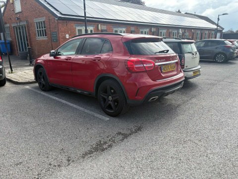 Mercedes-Benz GLA Class 2.1 Gla 220 Red #3