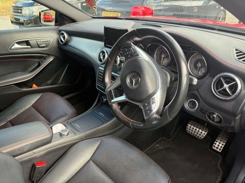 Mercedes-Benz GLA Class 2.1 Gla 220 Red #2