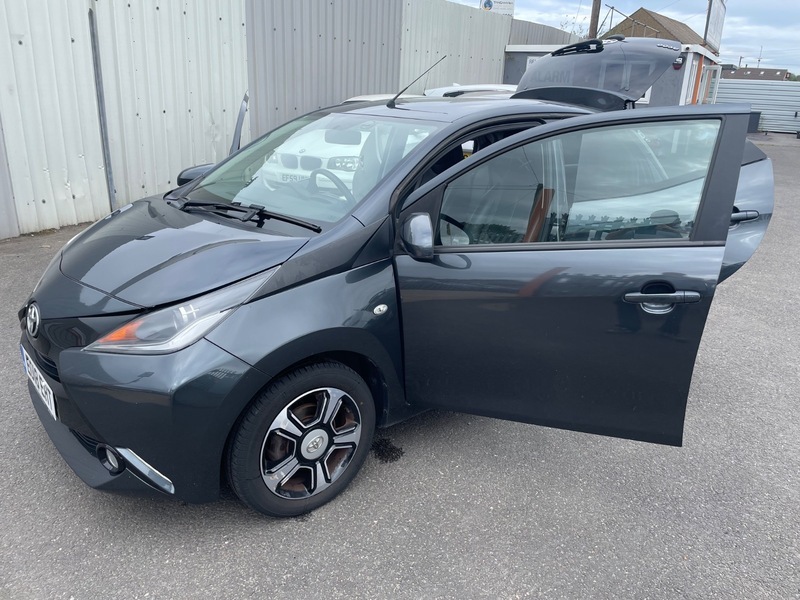 Toyota Aygo 1.0 Vvt-i X-clusiv 3 #6