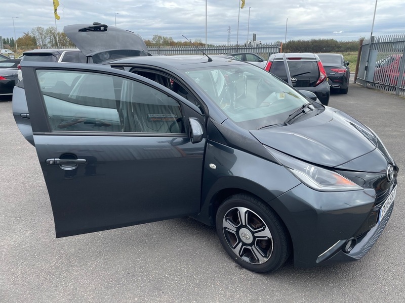 Toyota Aygo 1.0 Vvt-i X-clusiv 3 #4