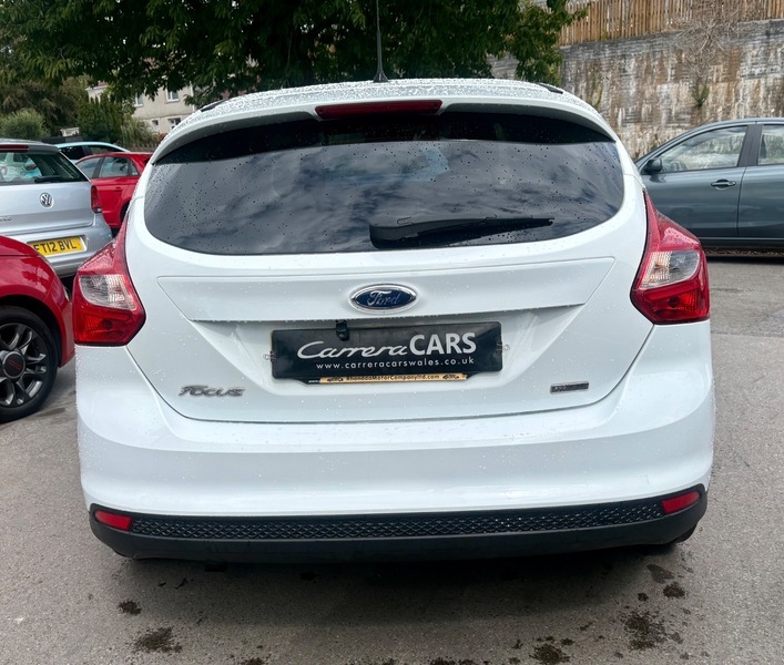Ford Focus Zetec White #5