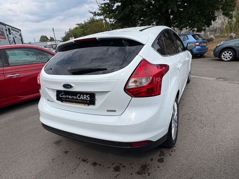 Ford Focus Zetec White #6